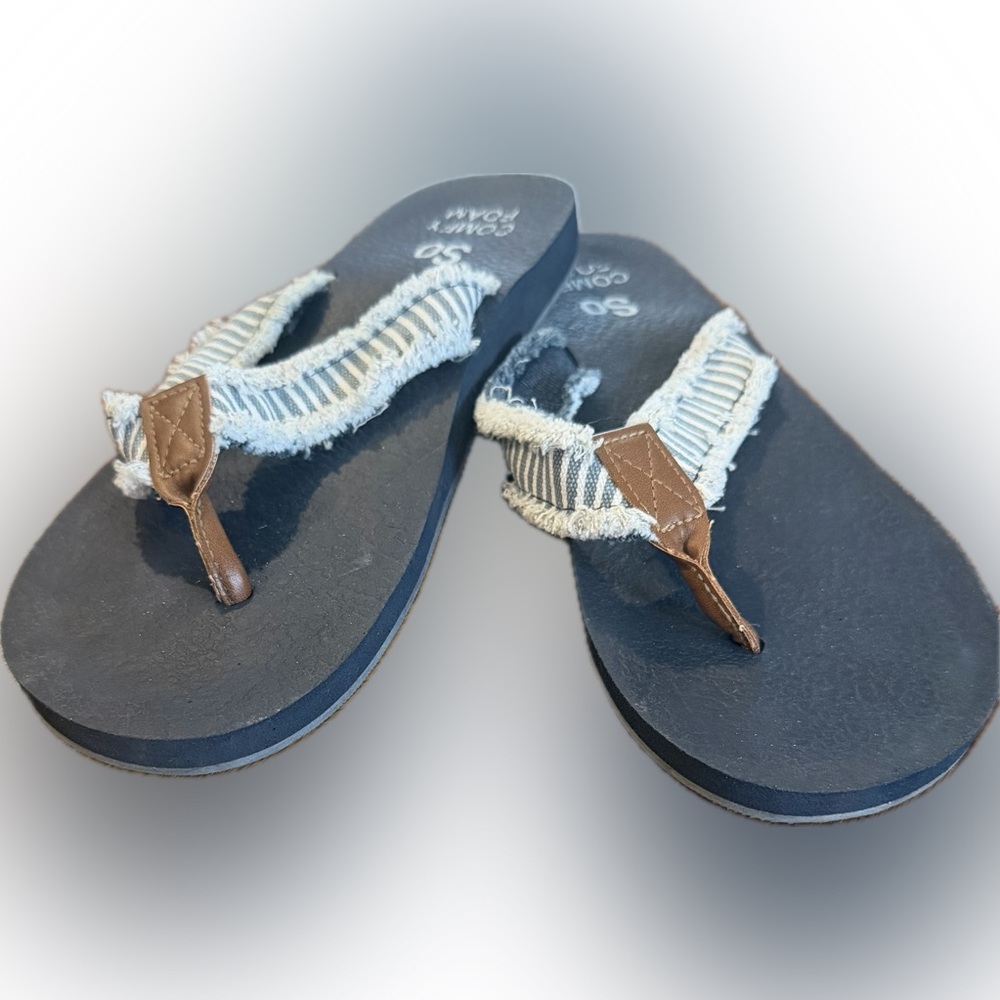 Womens Size 9 Thong Flip Flops STRAP NAVY Leather T STRAP SO COMFY FOAM Slip On